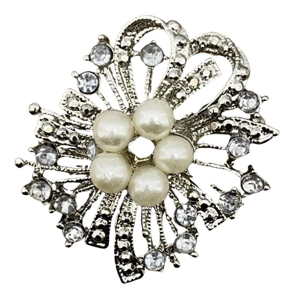 Women Pearl Flower Crystal Scarf Lapel Brooch Pins Costume Brooches Silver Alloy